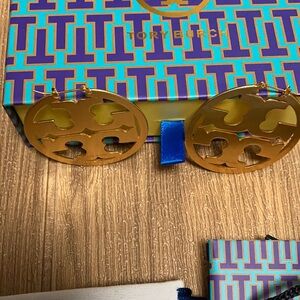 Beautiful Tory Burch Gold Miler Hoop Earrings